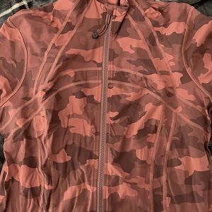 BRAND NEW LULULEMON SWEATER